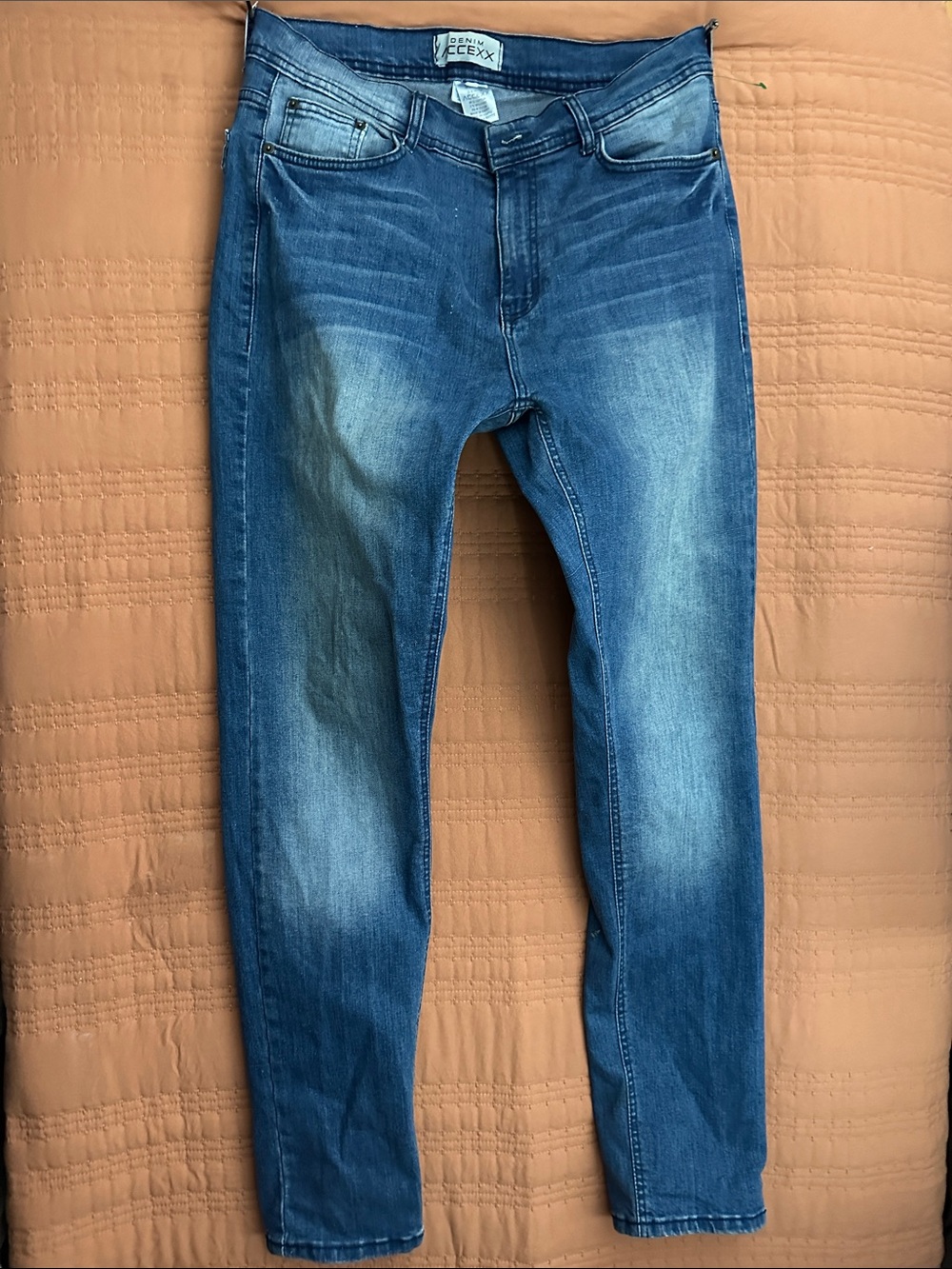 Men's Skinny Jeans in Medium Blue by